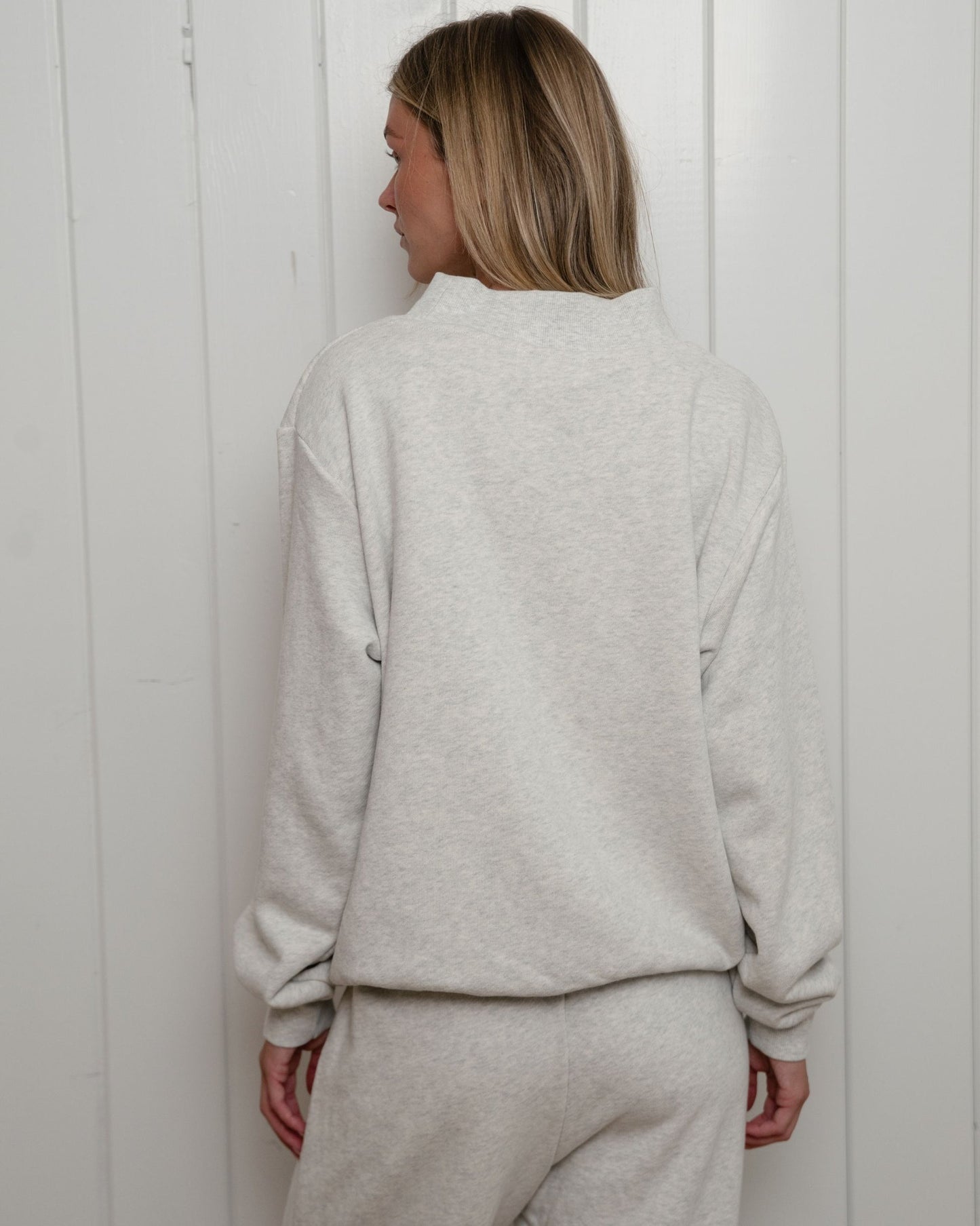 Sailboat Varsity Mockneck Sweater – White
